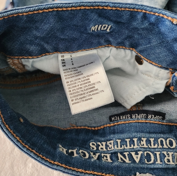 American Eagle super super stretch midi raw hemline jean shorts - Picture 6 of 6